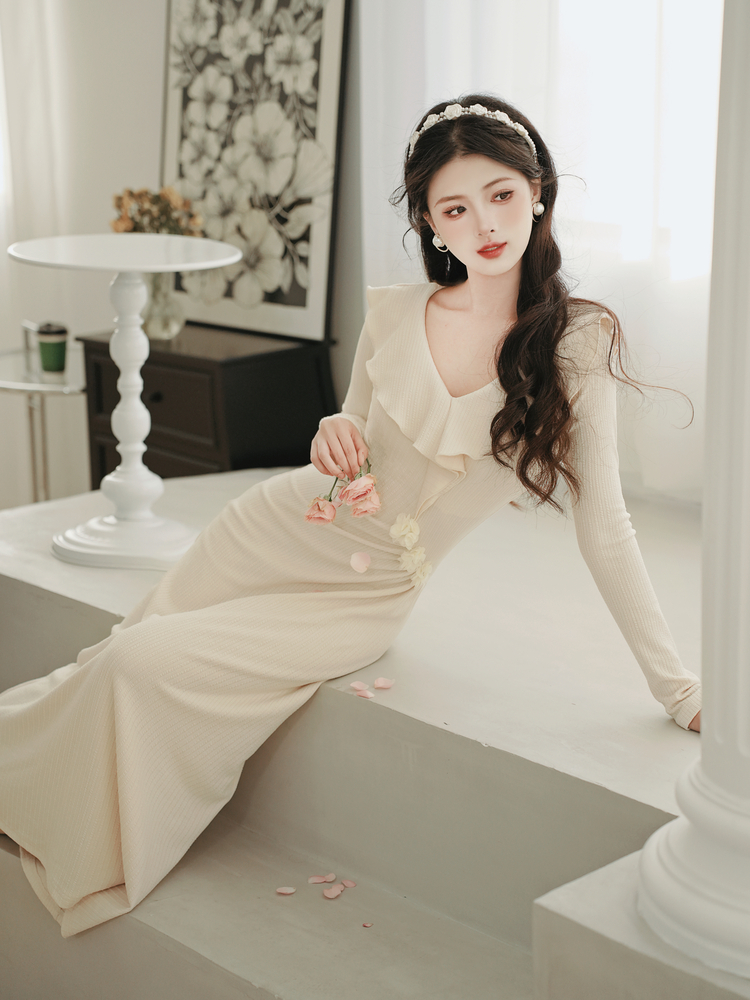 French Retro V-Neck Knit Long Dress - Image 3