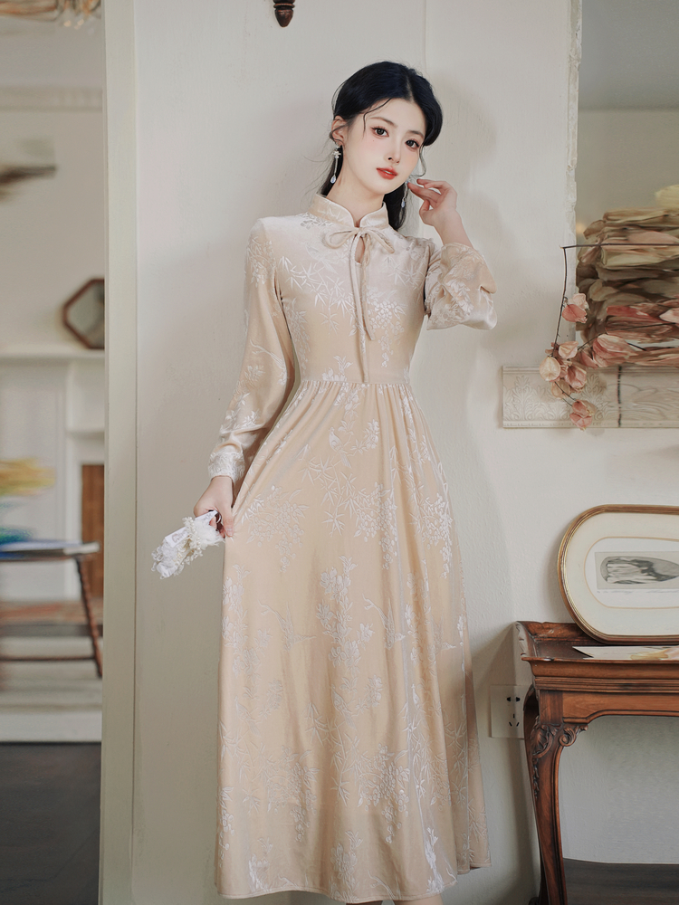 Retro Velvet Textured Modified Qipao Dress - Style 8175a1 - Image 2