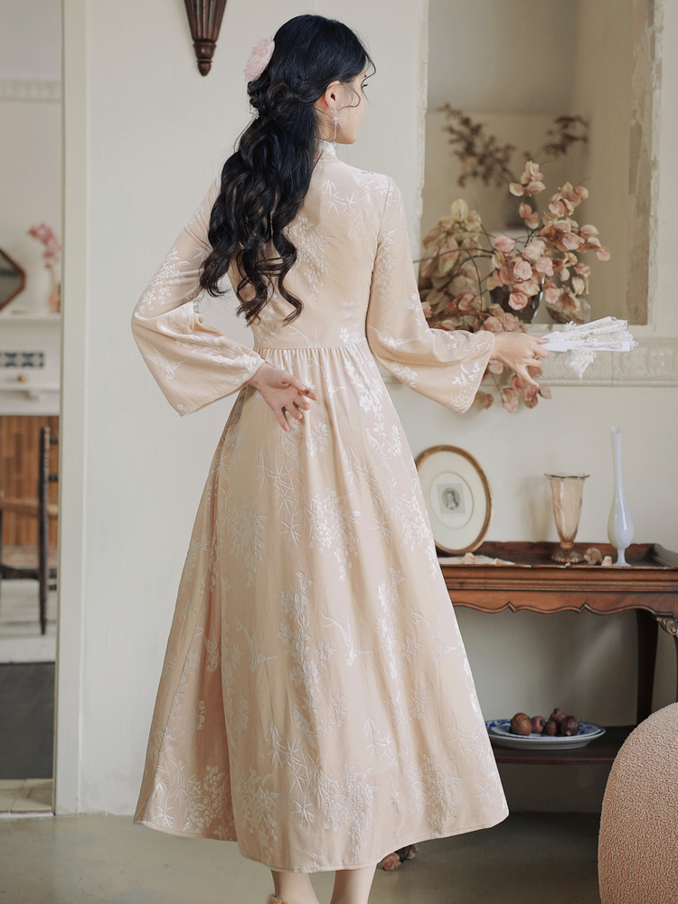 Retro Velvet Textured Modified Qipao Dress - Style 8175a1 - Image 4